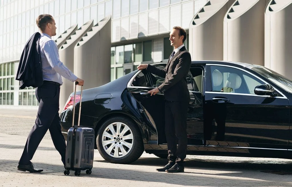 Luxury Chauffeur Service in Dubai Luxury Chauffeur Service in Dubai